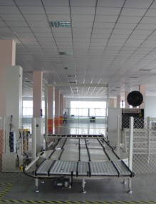 Pallet wrapping machine and strapping machine