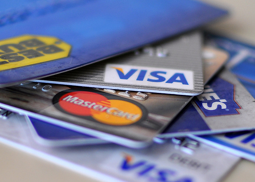 5 Simple Credit Cards Tips To Stay Out Of Debt